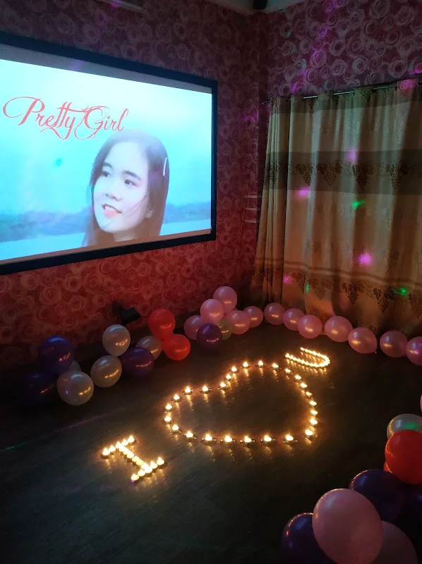 3D Box Cinema Cafe